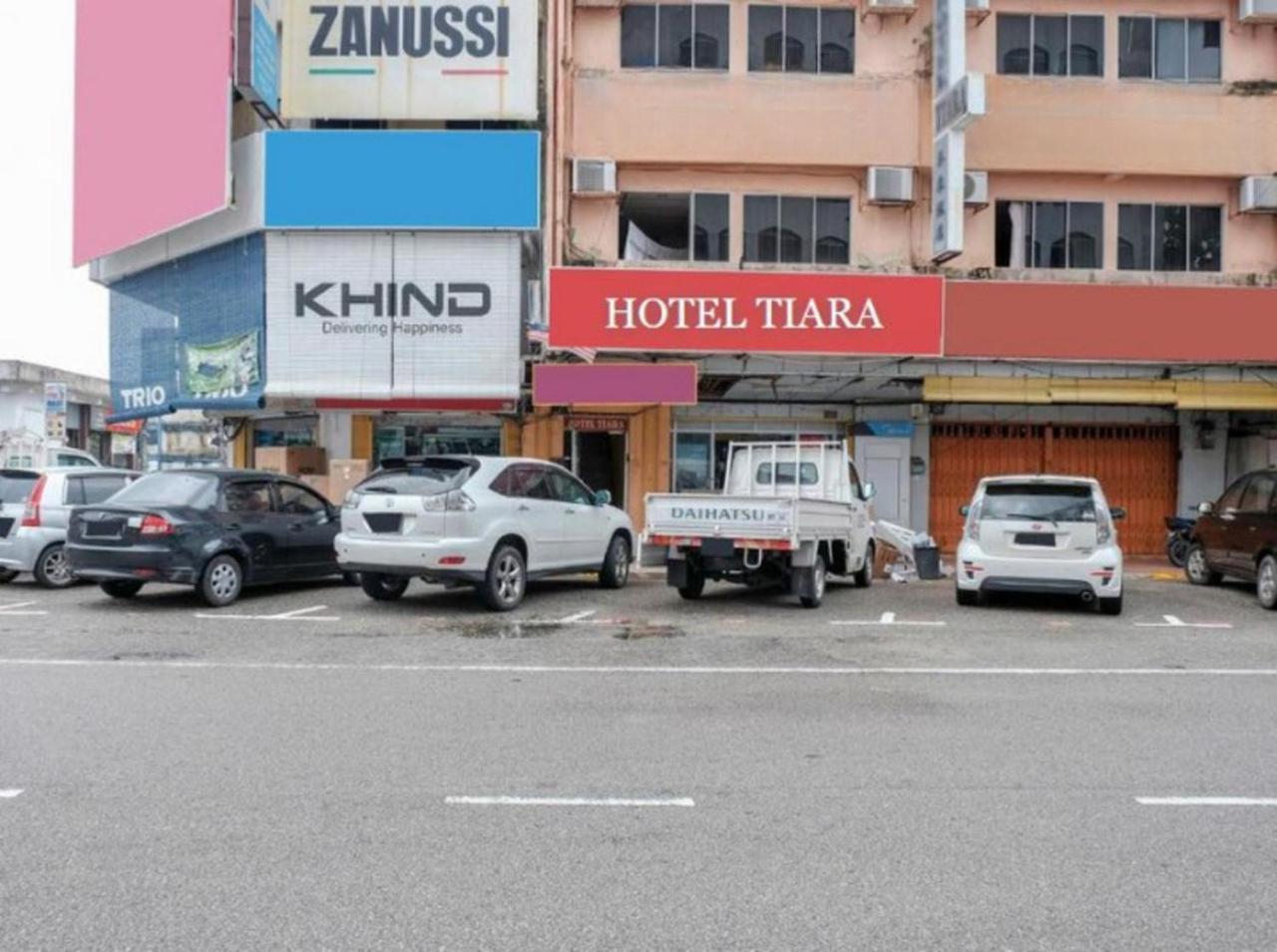 Hotel Tiara Chukai 외부 사진